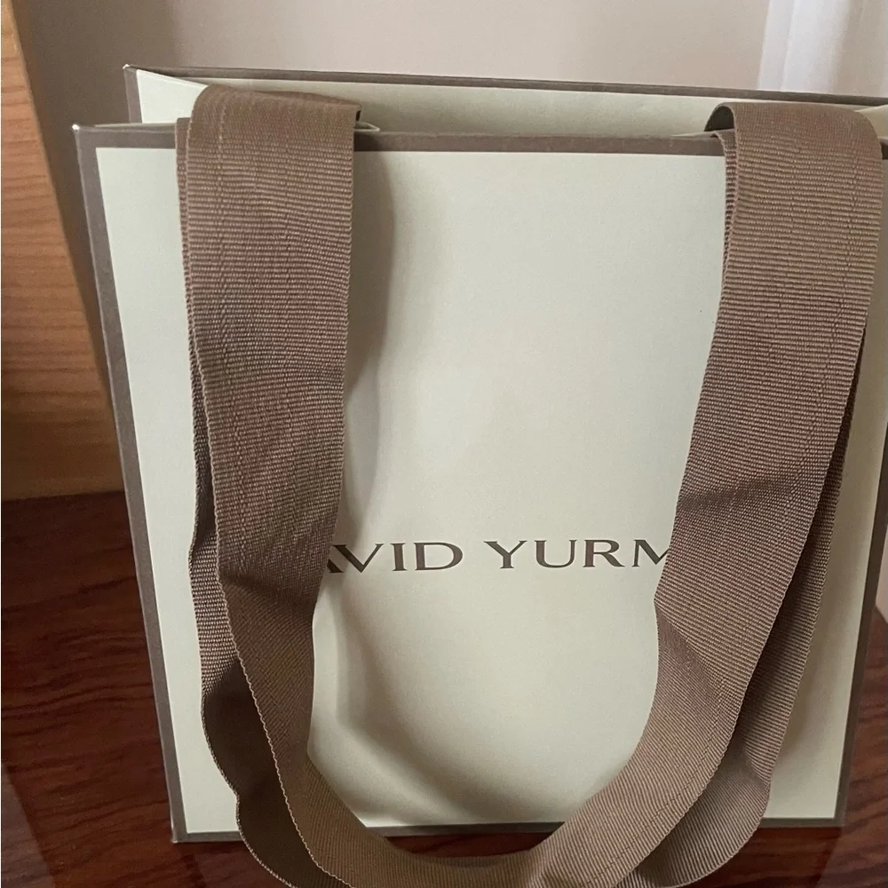 David Yurman Bag with Ribbon - Picture 4 of 7